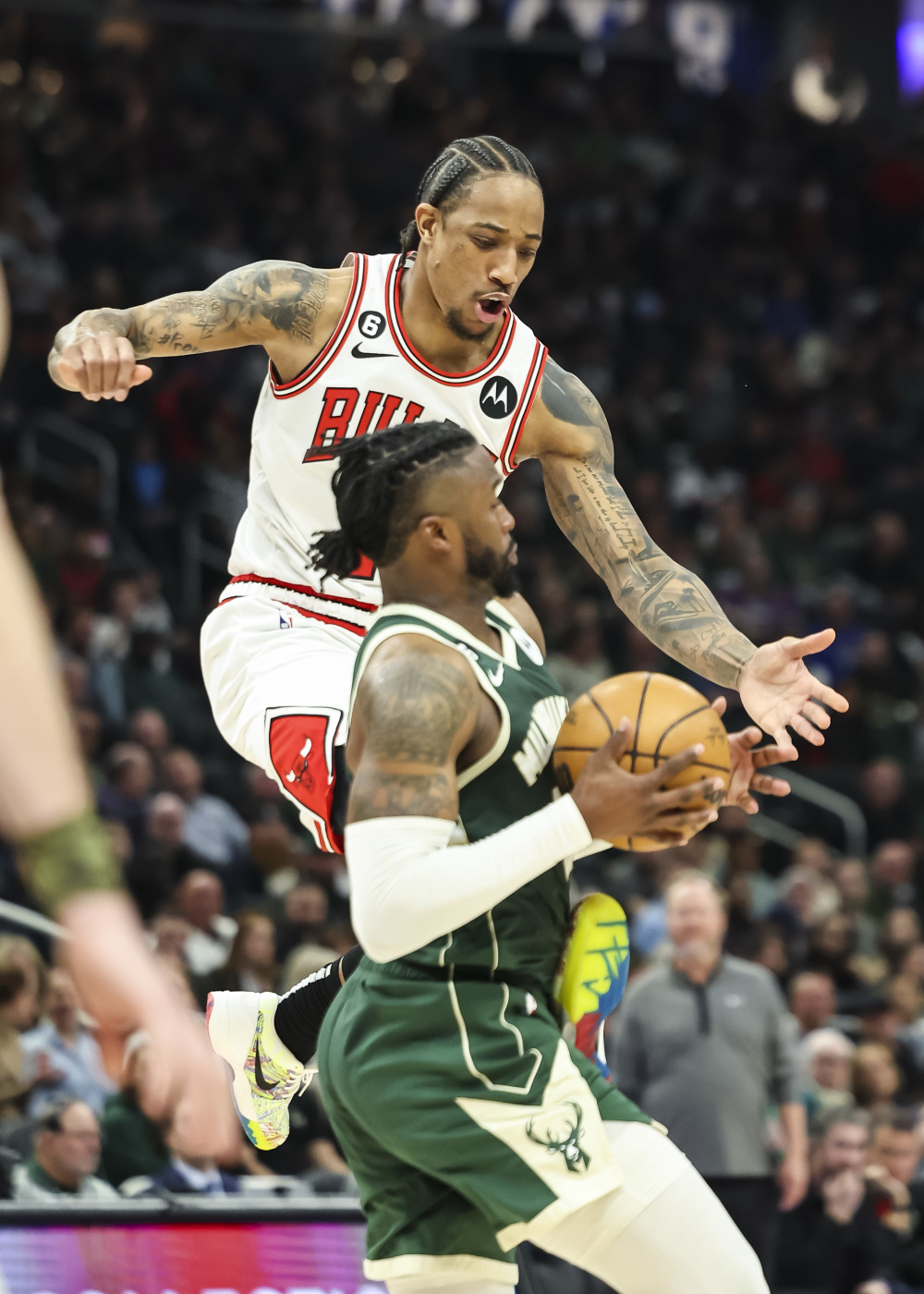 关于江畔雄鹿队爆冷中原雄鹿队，赛艇邀请赛上演耐力碾压对手！年轻人站出来了的信息