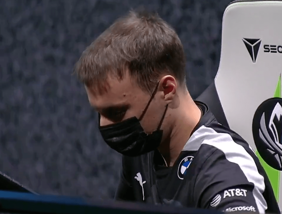 关于Ming回归赛场，战术调整首场状态亮眼，巴塞罗那观众沸腾！的信息