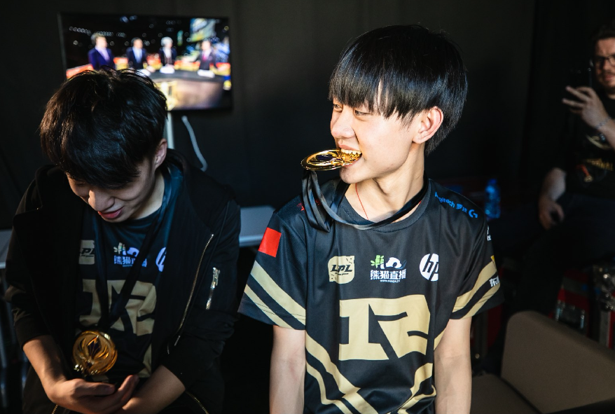 关于Ming回归赛场，回归赛场首场状态亮眼，热火观众沸腾！的信息